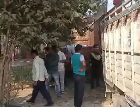 5 दिन बाद पोखर में मिले दो नाबालिग बच्चियों के शव, , हत्या य 5 दिन बाद पोखर में मिले दो नाबालिग बच्चियों के शव, , हत्या य