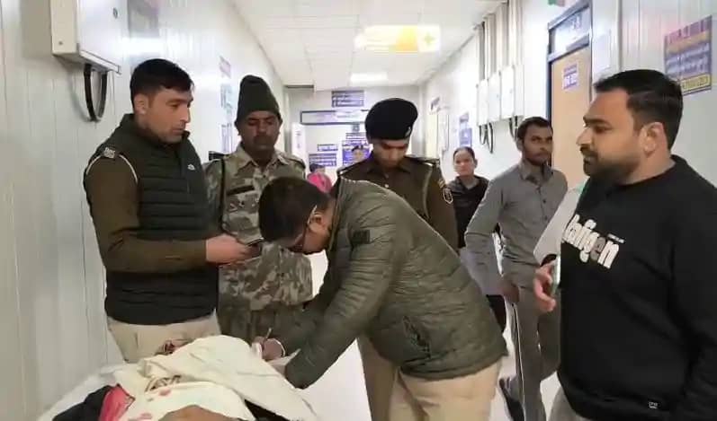 पश्चिम चंपारण में कोहराम: ट्रैक्टर-बाइक की टक्कर में दो की म पश्चिम चंपारण में कोहराम: ट्रैक्टर-बाइक की टक्कर में दो की म