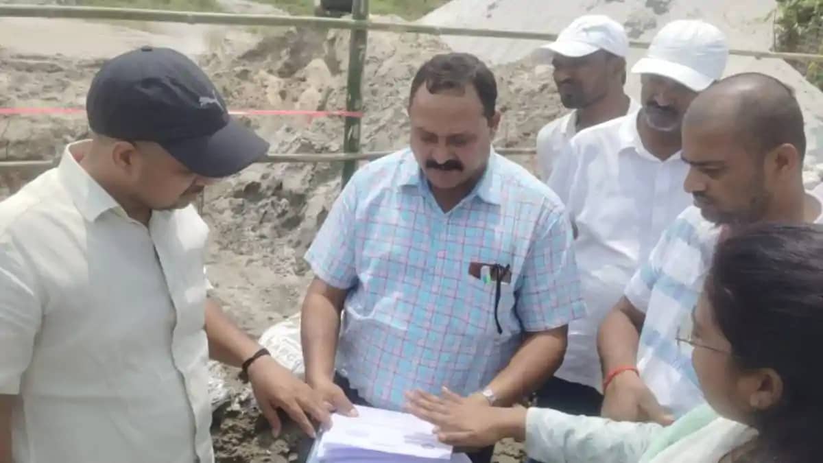 सुपौल-अररिया नई रेल लाइन परियोजना का DM ने किया निरीक्षण : 7 सुपौल-अररिया नई रेल लाइन परियोजना का DM ने किया निरीक्षण : 7