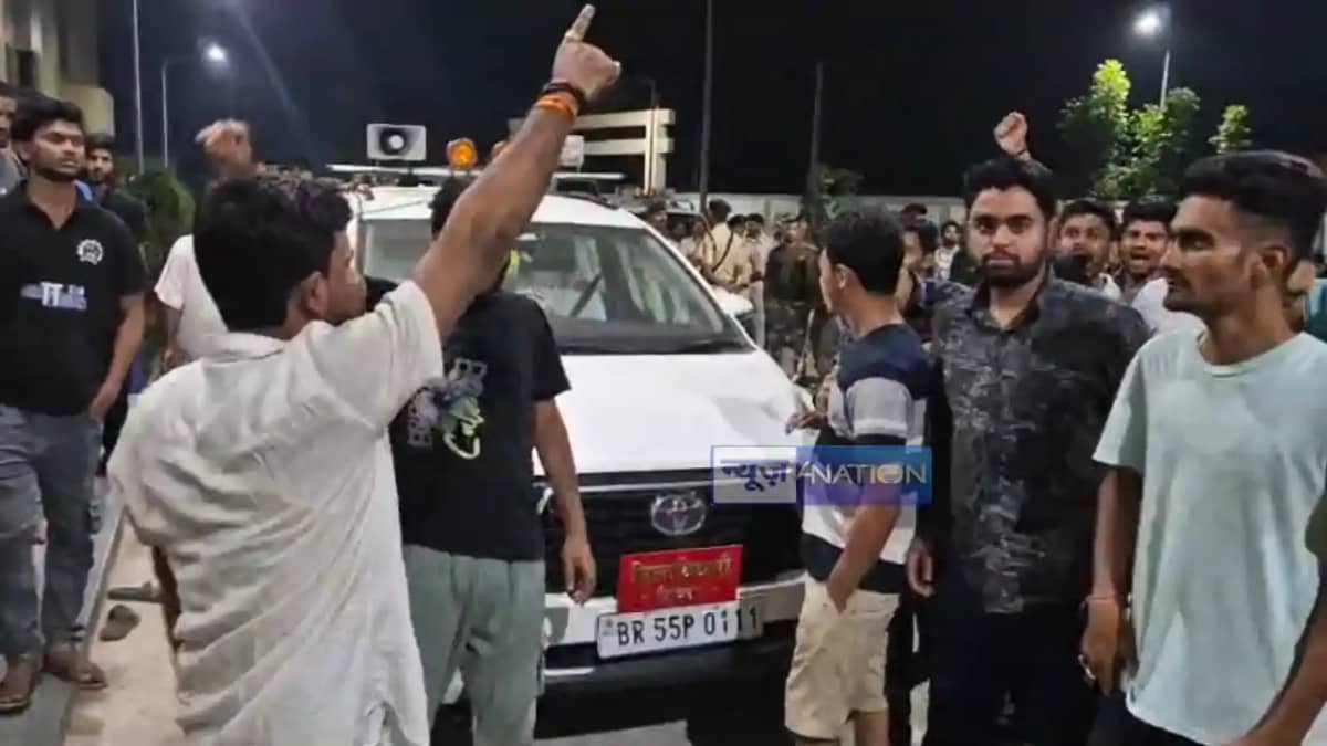 Bihar News : बिहार में इंजीनियरिंग कॉलेज़ के 16 छात्रों को पु Bihar News : बिहार में इंजीनियरिंग कॉलेज़ के 16 छात्रों को पु
