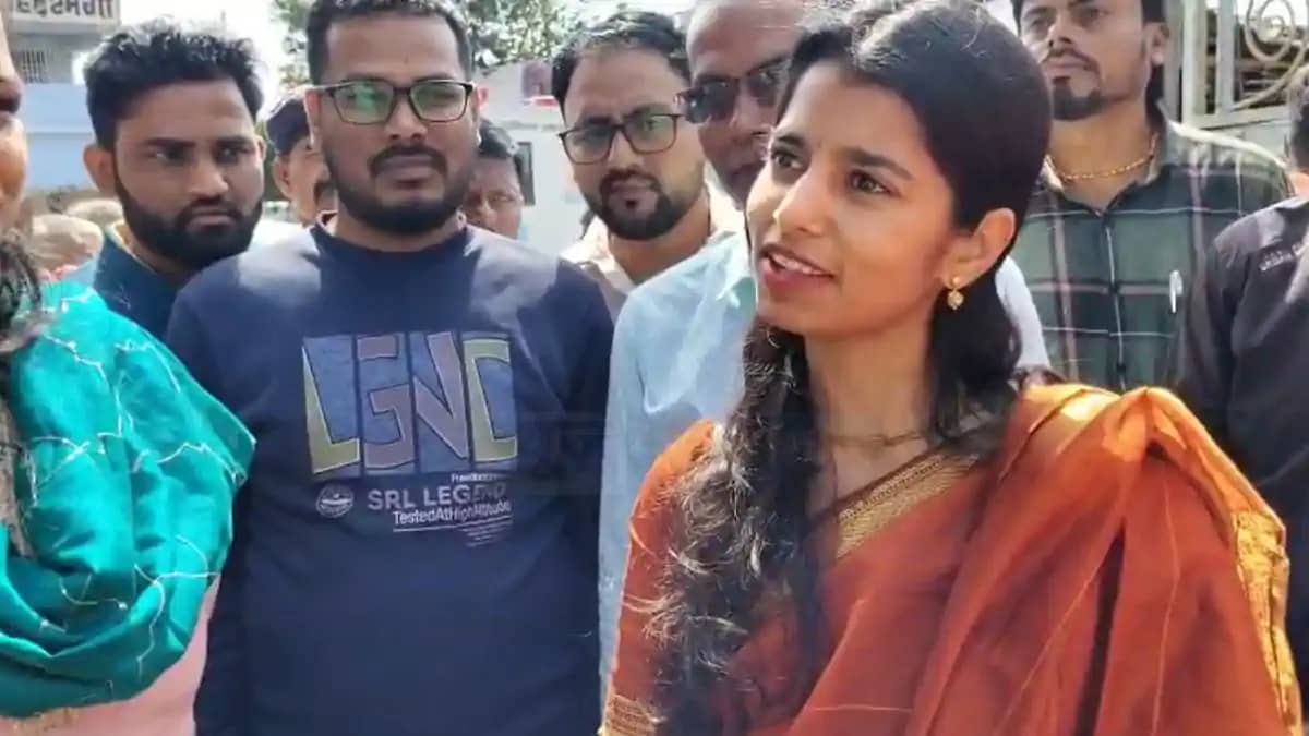 विधायक मैथिली ठाकुर विधायक मैथिली ठाकुर