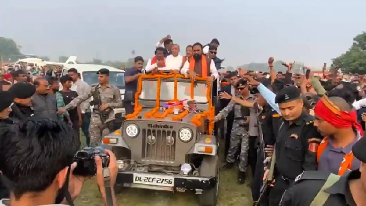 Bihar News : ‘बड़ा आदमी’ बनकर तारापुर पहुंचे सम्राट चौधरी, रो Bihar News : ‘बड़ा आदमी’ बनकर तारापुर पहुंचे सम्राट चौधरी, रो