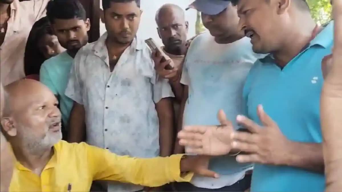 Bihar Election 2025 : जन सम्पर्क अभियान के दौरान रत्नेश सदा Bihar Election 2025 : जन सम्पर्क अभियान के दौरान रत्नेश सदा