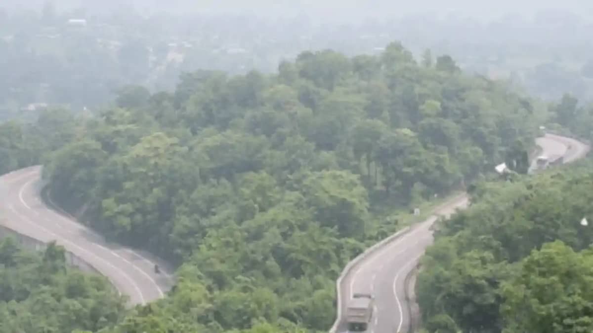 जानें कैसा रहेगा आज झारखंड के मौसम का हाल? गरजे के बादल, चमक जानें कैसा रहेगा आज झारखंड के मौसम का हाल? गरजे के बादल, चमक