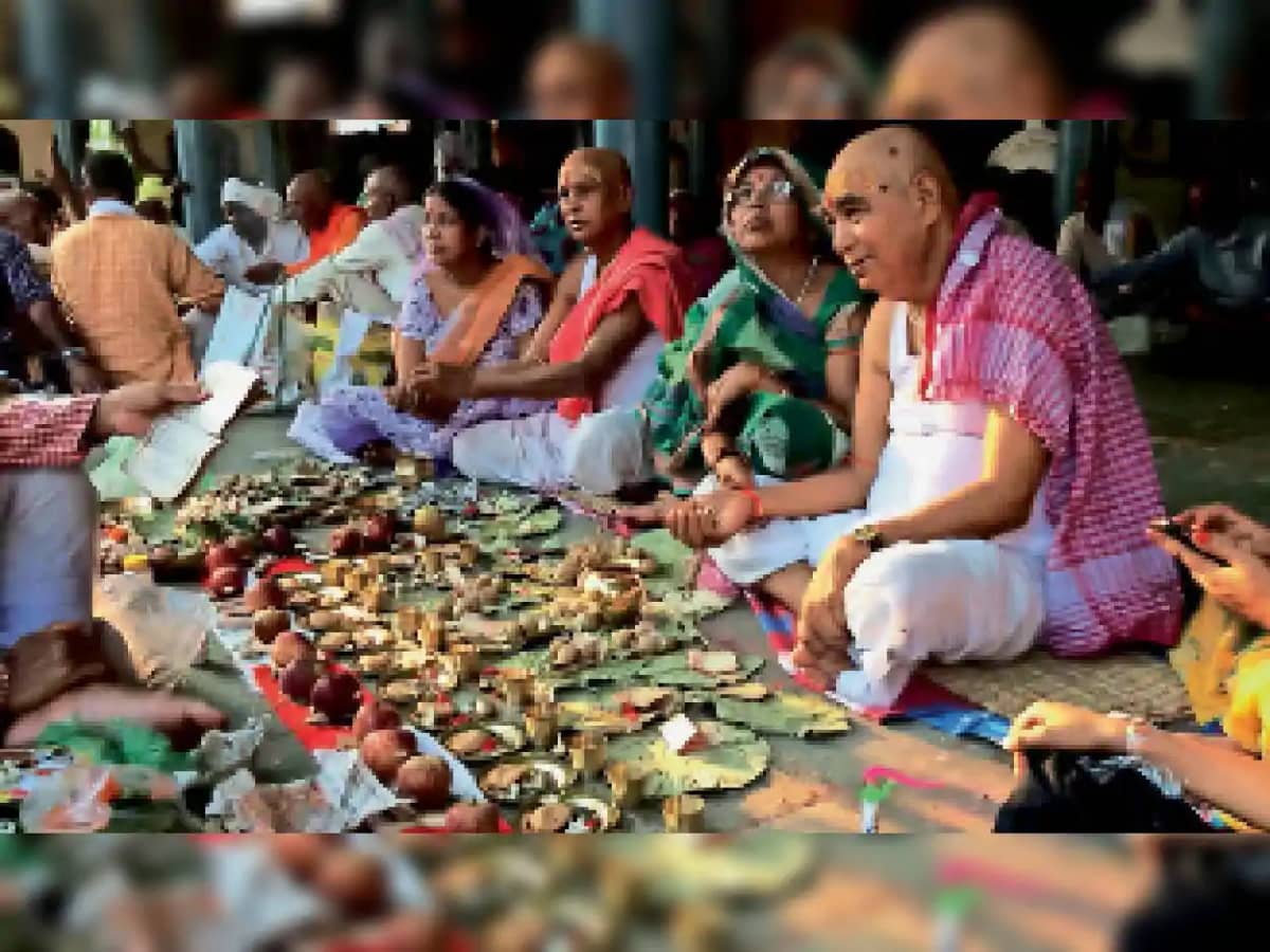 Pitru Paksha: पितरों को प्रसन्न करने के लिए श्राद्ध के अनमोल Pitru Paksha: पितरों को प्रसन्न करने के लिए श्राद्ध के अनमोल