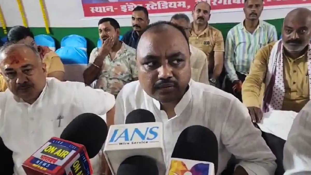 Bihar Politics : लाल पानी पीकर नाच रहे होंगे या नवरात्र में Bihar Politics : लाल पानी पीकर नाच रहे होंगे या नवरात्र में