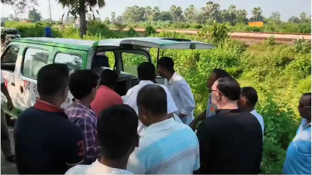 जहानाबाद मे रेलवे ट्रैक के समीप मिला युवक का शव, परिजनों ने जहानाबाद मे रेलवे ट्रैक के समीप मिला युवक का शव, परिजनों ने