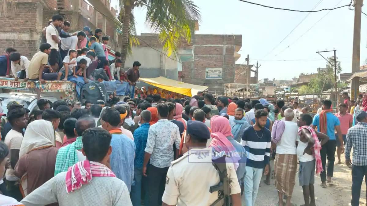 Bihar Road Accident : खगड़िया में पिकअप से जख्मी युवक की इलाज Bihar Road Accident : खगड़िया में पिकअप से जख्मी युवक की इलाज