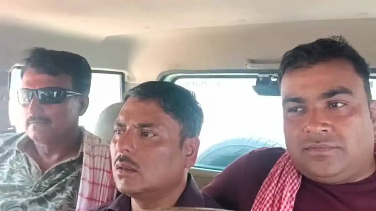 Bihar News : निगरानी की टीम ने घुसखोर BCO को रंगे हाथ किया ग Bihar News : निगरानी की टीम ने घुसखोर BCO को रंगे हाथ किया ग