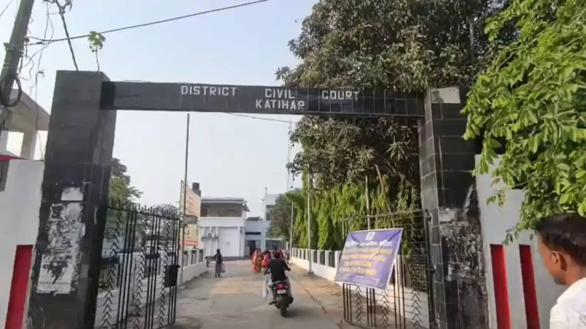 Son Gets Life Term for Killing Mother with Spade After 10 Ye Son Gets Life Term for Killing Mother with Spade After 10 Ye