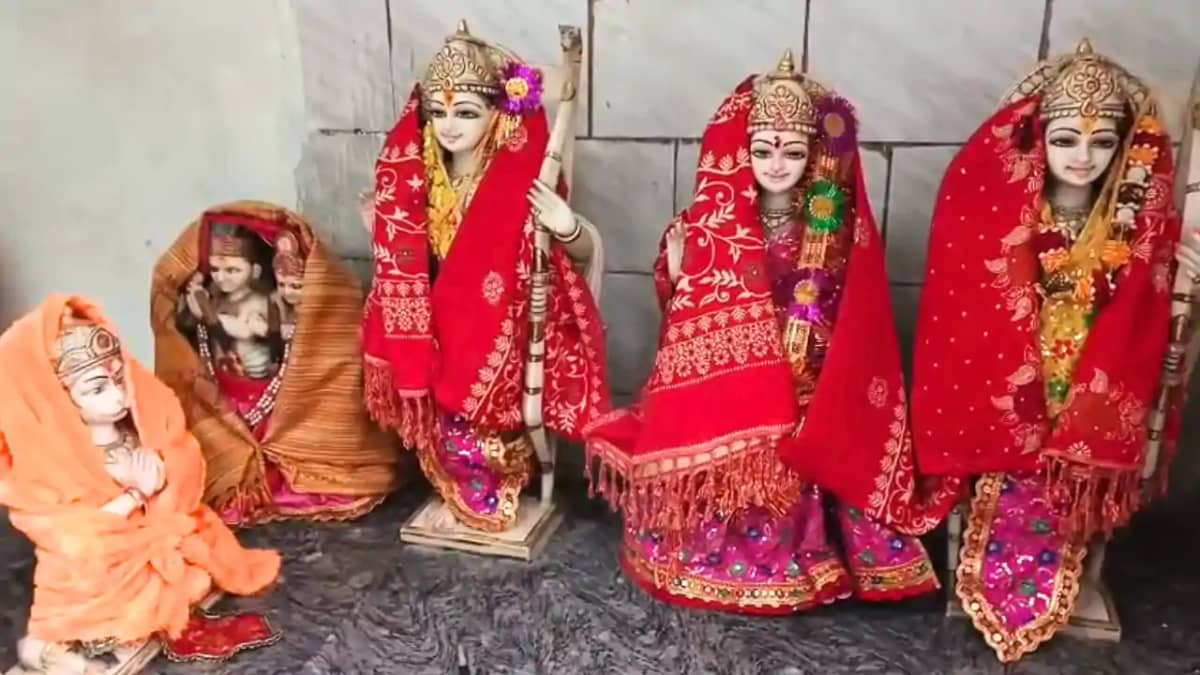 Bihar News : भागलपुर में दिखी अनोखी आस्था, मंदिरों में सजी श Bihar News : भागलपुर में दिखी अनोखी आस्था, मंदिरों में सजी श