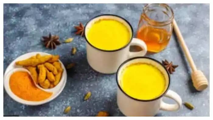 Health Mantra: डिटॉक्स वॉटर करता है नुकसान! जानें हल्दी-पानी Health Mantra: डिटॉक्स वॉटर करता है नुकसान! जानें हल्दी-पानी