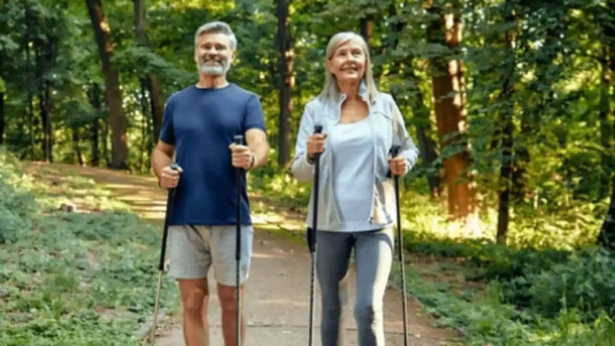 Health Tips: आपकी चाल बताती है सेहत का राज! जानें कैसे पता क Health Tips: आपकी चाल बताती है सेहत का राज! जानें कैसे पता क