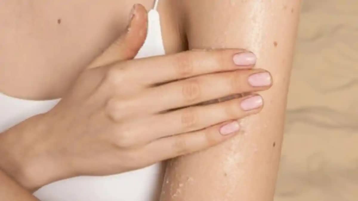 Body scrub: चेहरे, बॉडी और लिप्स की गहराई से सफाई के लिए 3 अ Body scrub: चेहरे, बॉडी और लिप्स की गहराई से सफाई के लिए 3 अ