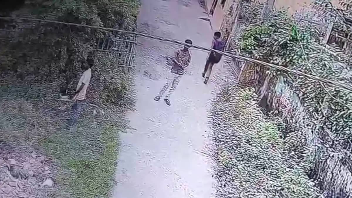 Supaul Drama Youth Held on Theft Suspicion Video Sparks Row Supaul Drama Youth Held on Theft Suspicion Video Sparks Row