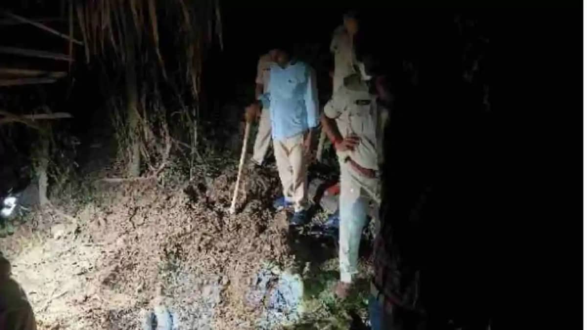 10 दिन से लापता इन्टर के छात्र का इस हाल में मिला शव,हुआ बड़ा 10 दिन से लापता इन्टर के छात्र का इस हाल में मिला शव,हुआ बड़ा
