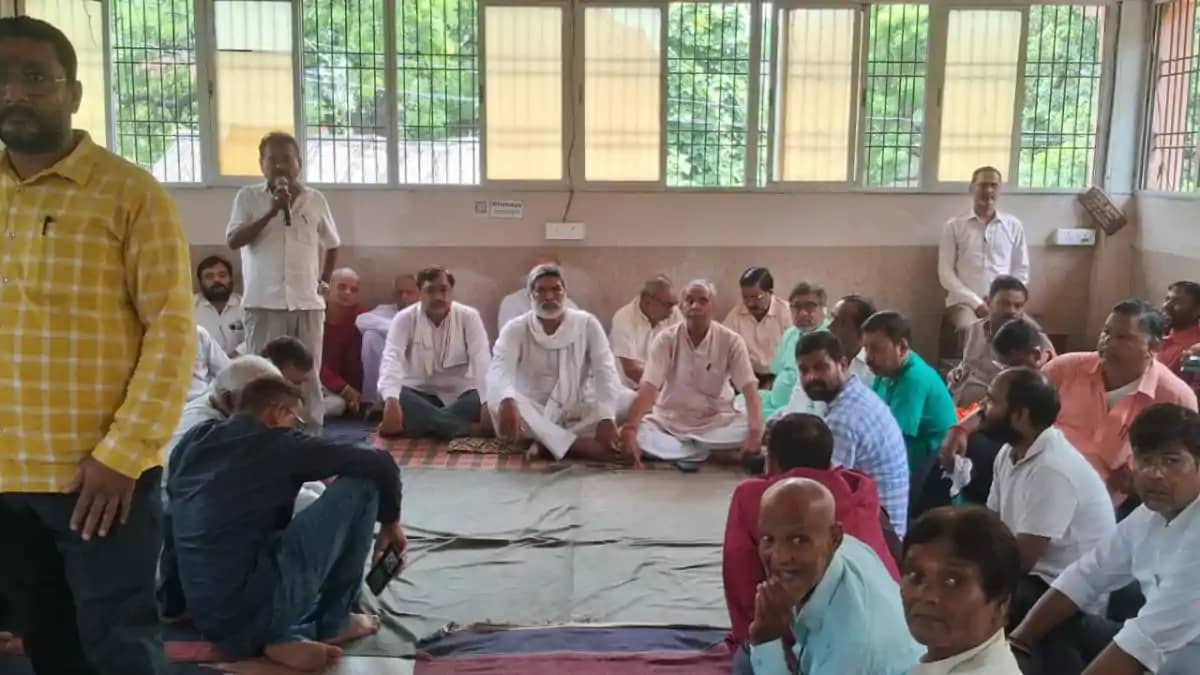 पेपरलेस जमीन रजिस्ट्री और शुल्क वृद्धि के खिलाफ कांग्रेस का पेपरलेस जमीन रजिस्ट्री और शुल्क वृद्धि के खिलाफ कांग्रेस का