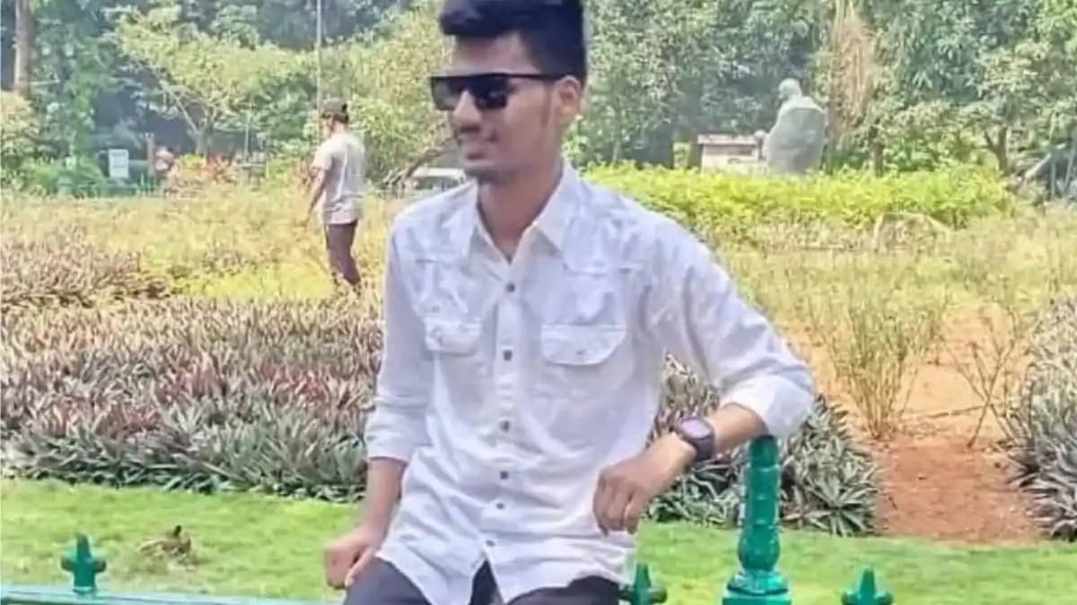 सुपौल में भीषण सड़क हादसा: बस की टक्कर से बाइक सवार युवक की सुपौल में भीषण सड़क हादसा: बस की टक्कर से बाइक सवार युवक की