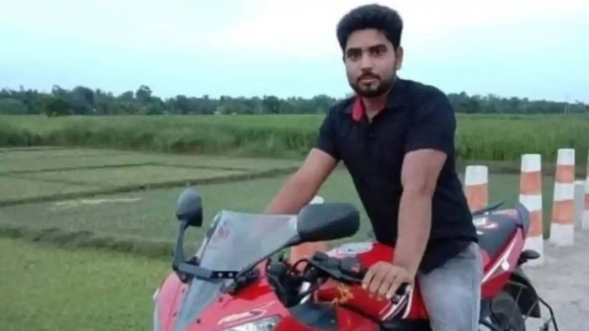 बांग्लादेश में एक और हिंदू युवक की 'मॉब लिंचिंग', भीड़ ने पीट बांग्लादेश में एक और हिंदू युवक की 'मॉब लिंचिंग', भीड़ ने पीट