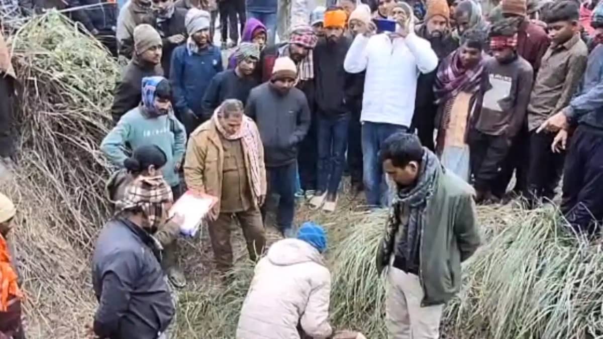 Bihar Crime : वैशाली में लीची बगान से युवक का शव पुलिस ने कि Bihar Crime : वैशाली में लीची बगान से युवक का शव पुलिस ने कि