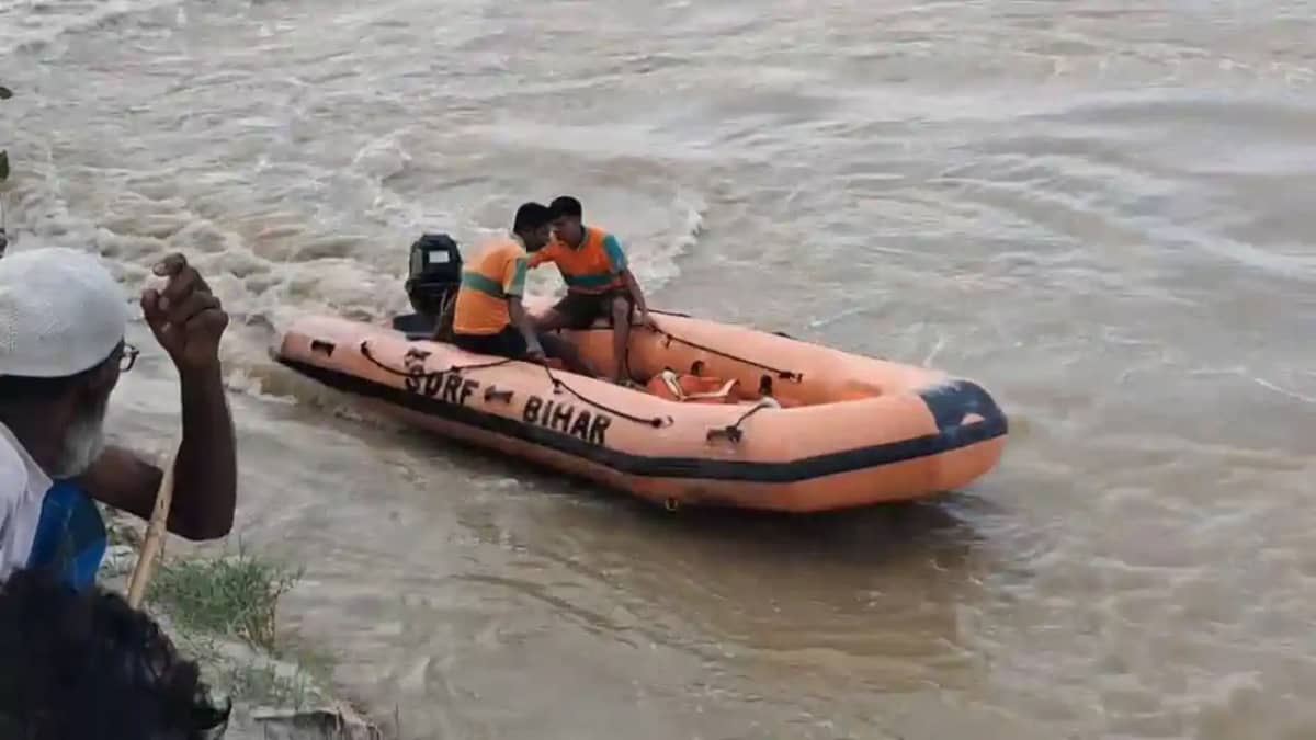 Bihar news - बागमती नदी में डूबे दो किशोर, देर शाम तक नहीं म Bihar news - बागमती नदी में डूबे दो किशोर, देर शाम तक नहीं म
