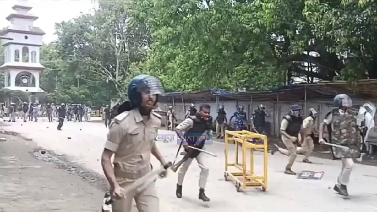 NEET Protest Turns Violent In Chhapra Police Vehicle Set Abl NEET Protest Turns Violent In Chhapra Police Vehicle Set Abl