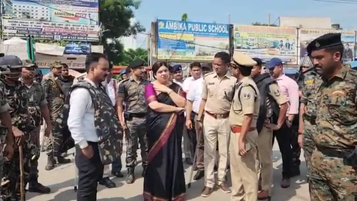 Bihar News : औरंगाबाद में उग्र हुआ छात्रों का प्रदर्शन, पुलि Bihar News : औरंगाबाद में उग्र हुआ छात्रों का प्रदर्शन, पुलि