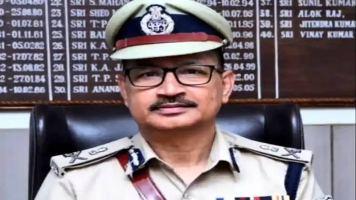 Bihar News : मोतीहारी में डीएसपी और दो थानेदारों पर 35 लाख र Bihar News : मोतीहारी में डीएसपी और दो थानेदारों पर 35 लाख र