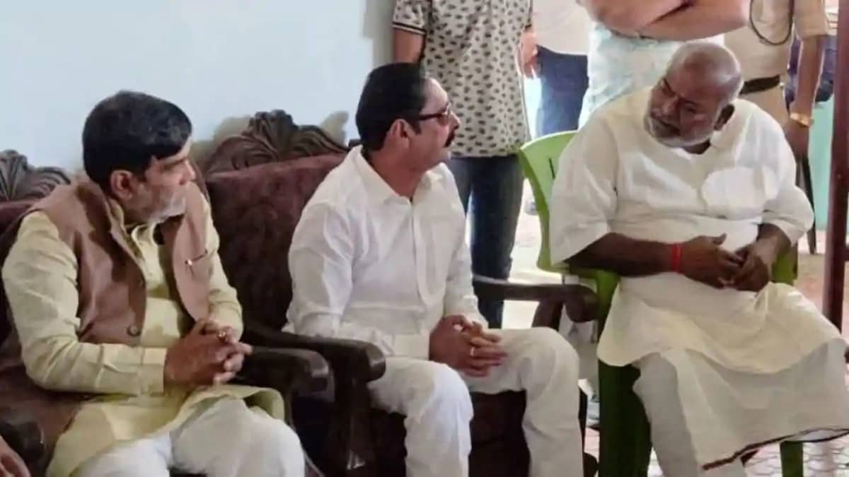 राजवल्लभ यादव के आवास पहुंचे अनंत सिंह और मंत्री रामकृपाल या राजवल्लभ यादव के आवास पहुंचे अनंत सिंह और मंत्री रामकृपाल या