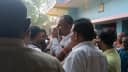 Bihar News : राघोपुर में 13 मासूमों के दशकर्म में जमकर हुआ बवाल, प्रशांत किशोर के सामने आपस में भिड़े BJP और JDU नेता Bihar News : राघोपुर में 13 मासूमों के दशकर्म में जमकर हुआ बवाल, प्रशांत किशोर के सामने आपस में भिड़े BJP और JDU नेता