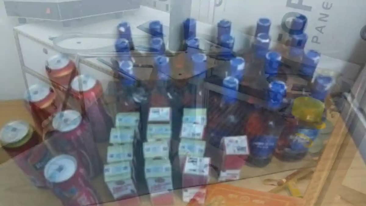 Muzaffarpur Mukhiya Daughter in Law Held With Liquor Muzaffarpur Mukhiya Daughter in Law Held With Liquor