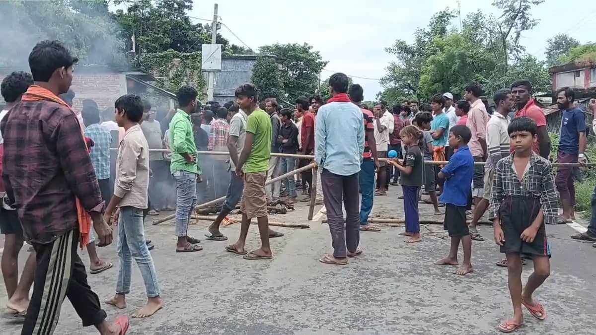 सुपौल में कुल्हाड़ी के वार से घायल अशोक मुखिया की मौत, आक्रो सुपौल में कुल्हाड़ी के वार से घायल अशोक मुखिया की मौत, आक्रो