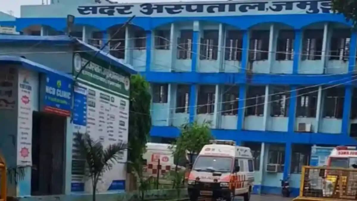 Jamui Patient Dies as Ambulance Runs Out of Fuel DM Orders F Jamui Patient Dies as Ambulance Runs Out of Fuel DM Orders F