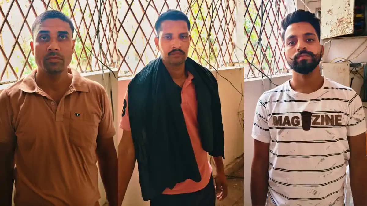 Bihar News : चेकिंग के नाम पर अवैध वसूली करना होमगार्ड जवानो Bihar News : चेकिंग के नाम पर अवैध वसूली करना होमगार्ड जवानो