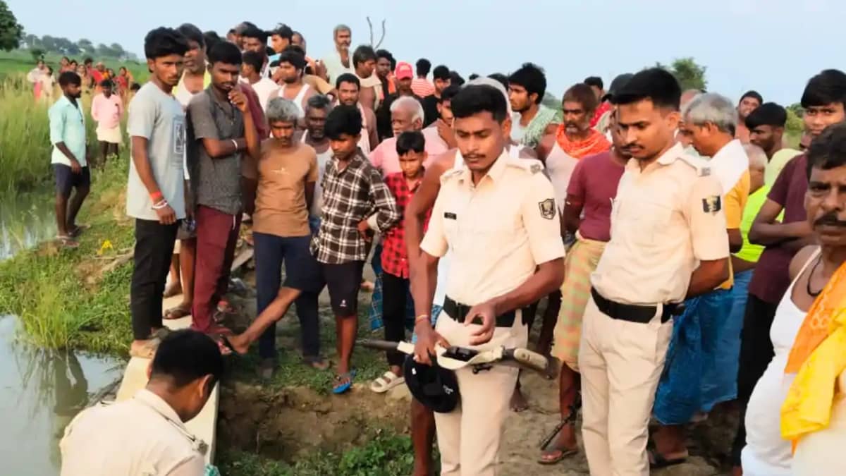 Bihar News : नालंदा में पईन में डूबने से तीन बच्चों की हुई म Bihar News : नालंदा में पईन में डूबने से तीन बच्चों की हुई म