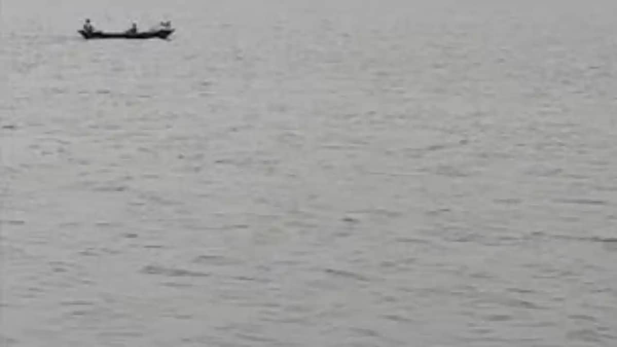 Gandak Flood Alert in Bagaha Residents Told to Move to Safet Gandak Flood Alert in Bagaha Residents Told to Move to Safet
