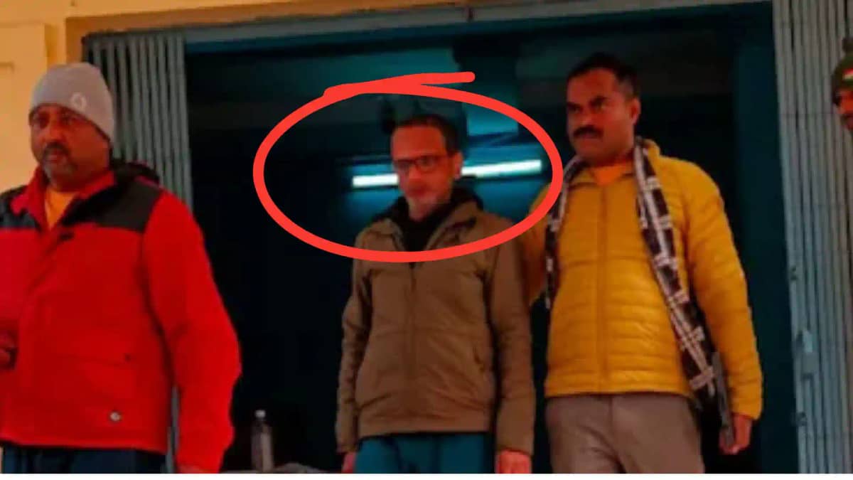 CBI का बड़ा एक्शन: 43 करोड़ के लोन के नाम पर ठगी करने वाला ग CBI का बड़ा एक्शन: 43 करोड़ के लोन के नाम पर ठगी करने वाला ग
