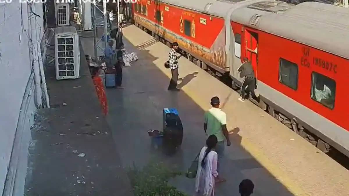 Sasaram Angel Cop Saves Man Slipping from Moving Train Sasaram Angel Cop Saves Man Slipping from Moving Train