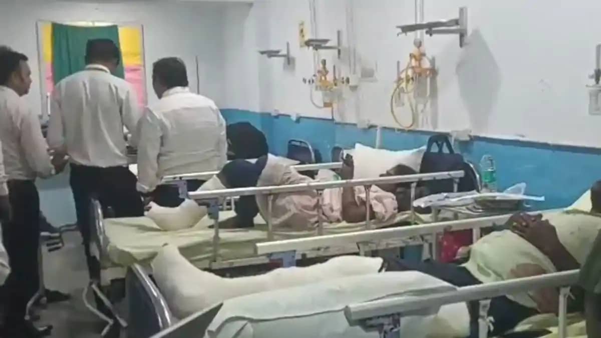 NH 19 Crash Tamil Nadu Pilgrim Bus Hits Truck 22 people inju NH 19 Crash Tamil Nadu Pilgrim Bus Hits Truck 22 people inju