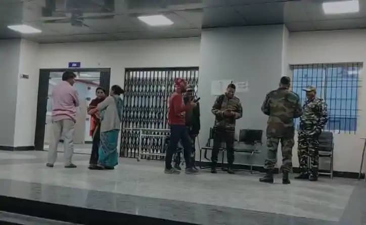 जान पहचान का फायदा उठाकर दो दरिंदों ने नाबालिग से की दुष्कर् जान पहचान का फायदा उठाकर दो दरिंदों ने नाबालिग से की दुष्कर्