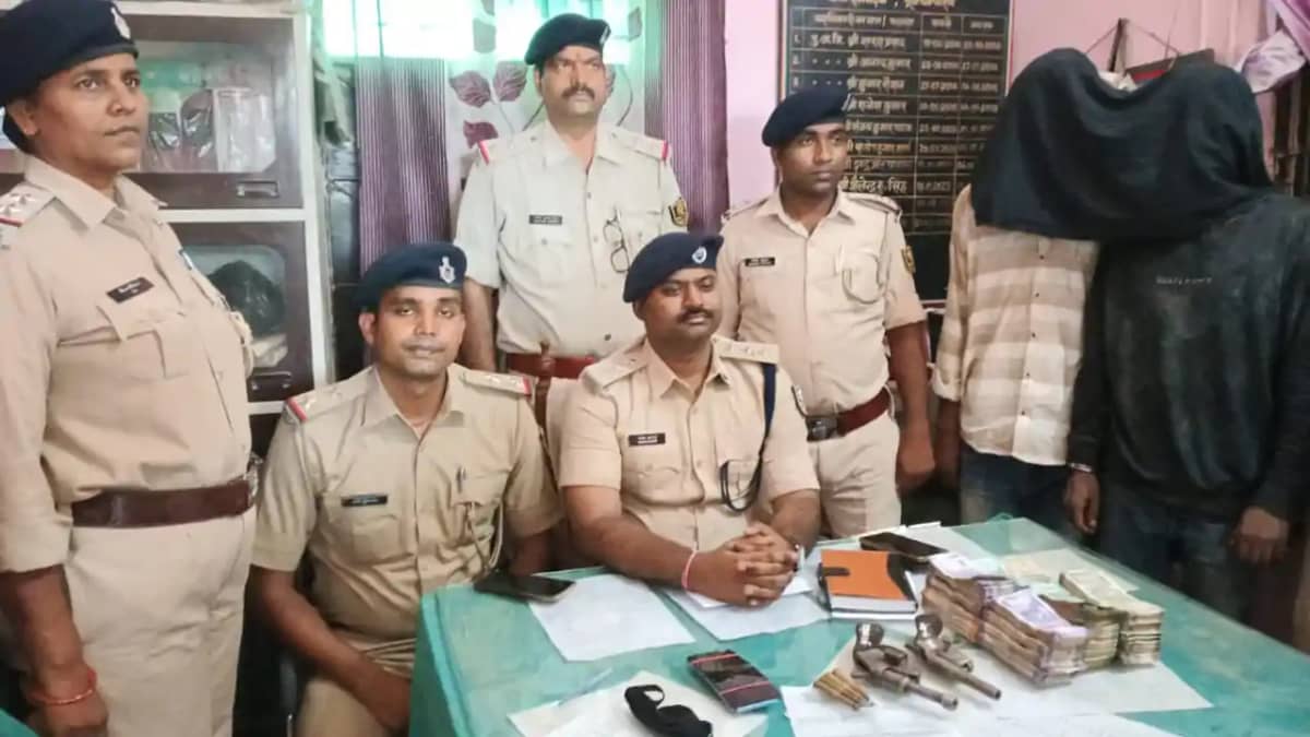 Bihar News : मोतिहारी पुलिस ने सीएसपी लूटकर भाग रहे दो बदमाश Bihar News : मोतिहारी पुलिस ने सीएसपी लूटकर भाग रहे दो बदमाश