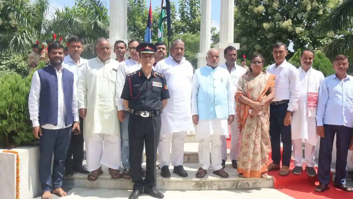 कारगिल विजय दिवस पर मंत्री श्रवण कुमार ने दी श्रद्धांजलि: कह कारगिल विजय दिवस पर मंत्री श्रवण कुमार ने दी श्रद्धांजलि: कह