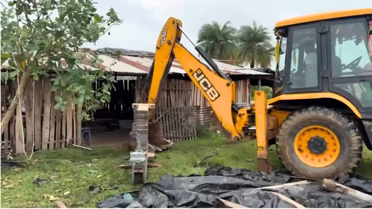 Bihar News : बांका में दो अवैध आरा मिलों को वन विभाग की टीम Bihar News : बांका में दो अवैध आरा मिलों को वन विभाग की टीम