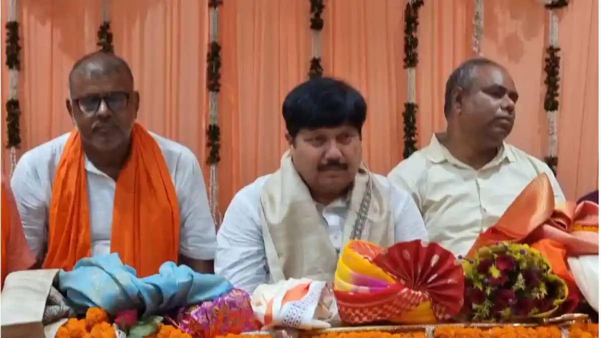 गृह जिला भोजपुर पहुंचे पश्चिम बंगाल के मंत्री अर्जुन सिंह, क गृह जिला भोजपुर पहुंचे पश्चिम बंगाल के मंत्री अर्जुन सिंह, क