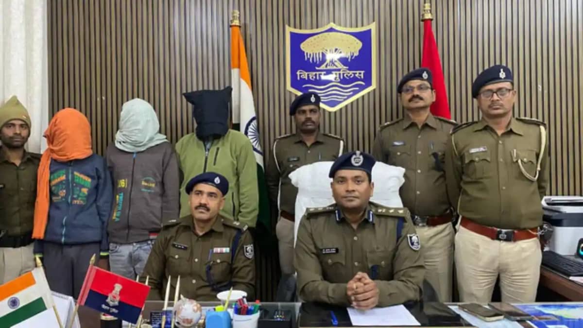 शराब माफिया से साठगांठ में 2 पुलिस पदाधिकारी गिरफ्तार; वसूली शराब माफिया से साठगांठ में 2 पुलिस पदाधिकारी गिरफ्तार; वसूली