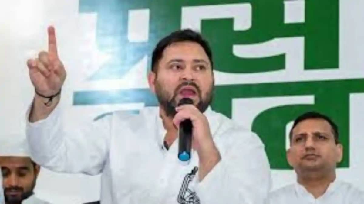 Bihar Vidhansabha Chunav 2025:तेजस्वी यादव का खुला पिटारा, ज Bihar Vidhansabha Chunav 2025:तेजस्वी यादव का खुला पिटारा, ज