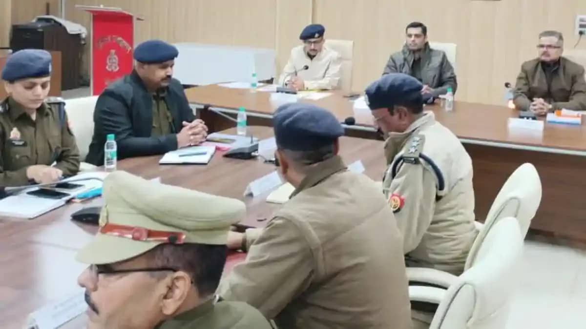 थाना अध्यक्ष समेत चार सिपाही निलंबित, मुकदमे की तैयारी, DIG थाना अध्यक्ष समेत चार सिपाही निलंबित, मुकदमे की तैयारी, DIG