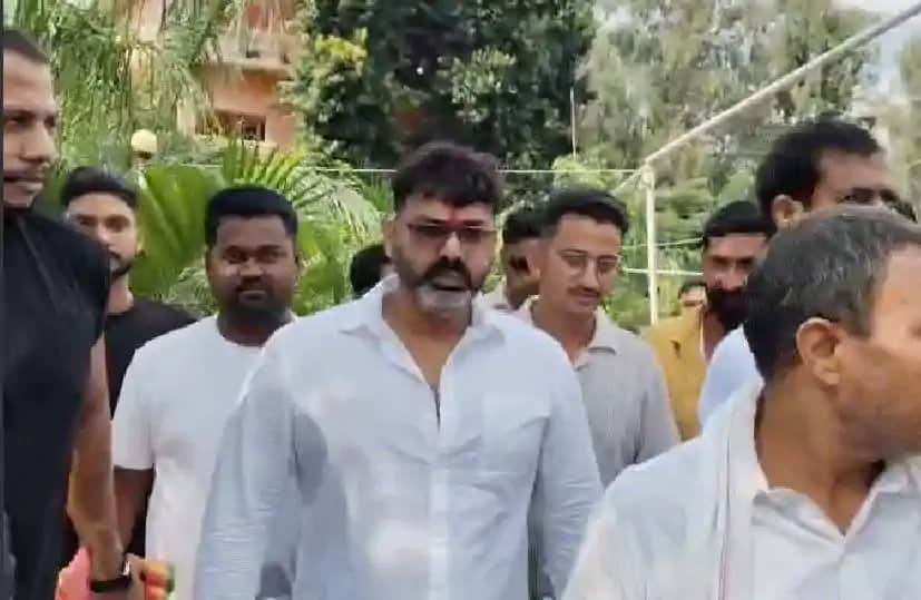 Pawan singh news -कोर्ट में पावर स्टार पवन सिंह ने लगाई हाज Pawan singh news -कोर्ट में पावर स्टार पवन सिंह ने लगाई हाज