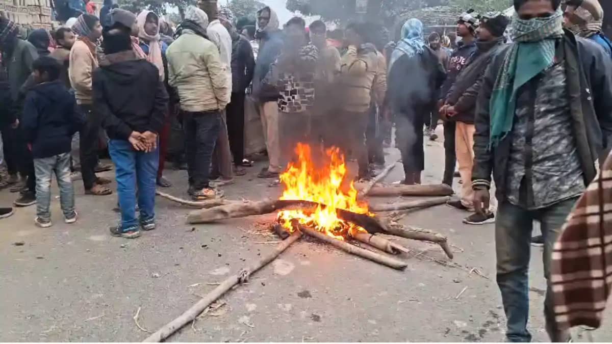 Bihar Road Accident : कटिहार में कोचिंग जा रहे छात्र को ट्रक Bihar Road Accident : कटिहार में कोचिंग जा रहे छात्र को ट्रक