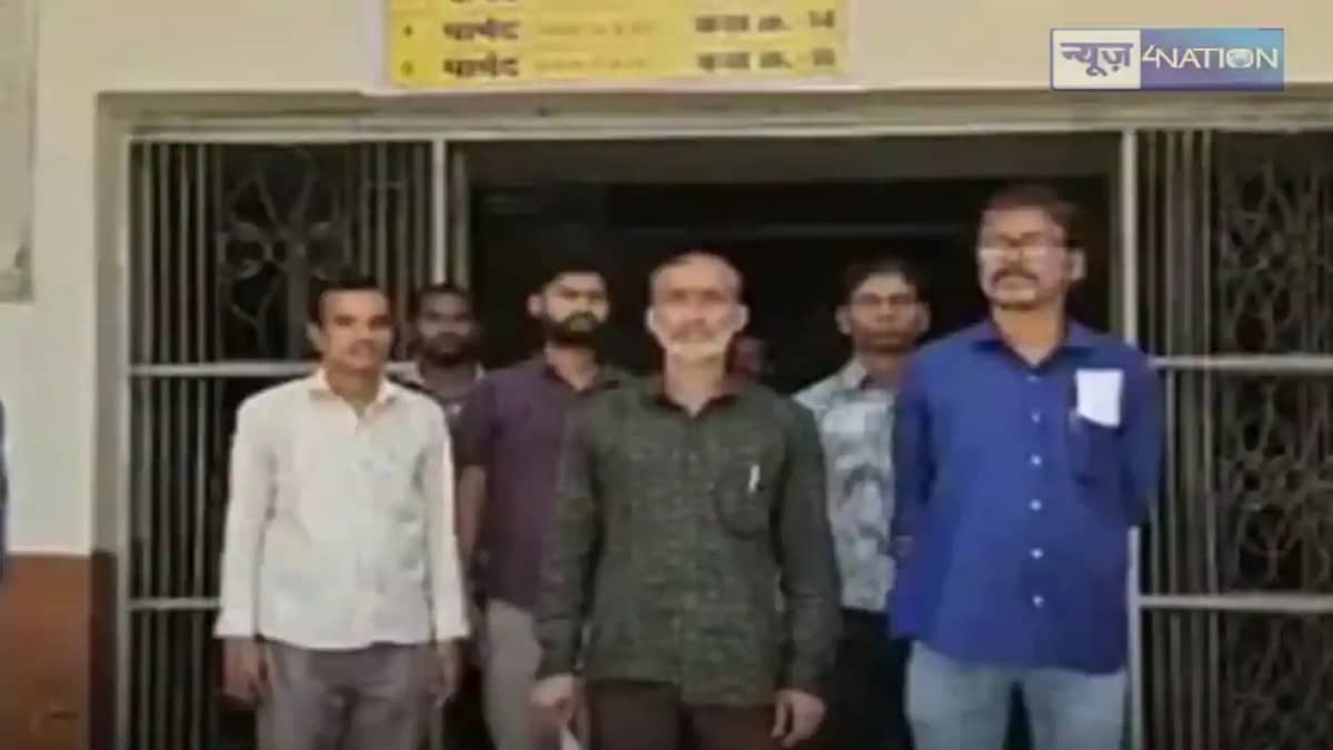 teacher death wish - इंजीनियरिंग कॉलेज के 12 कर्मियों ने मां teacher death wish - इंजीनियरिंग कॉलेज के 12 कर्मियों ने मां